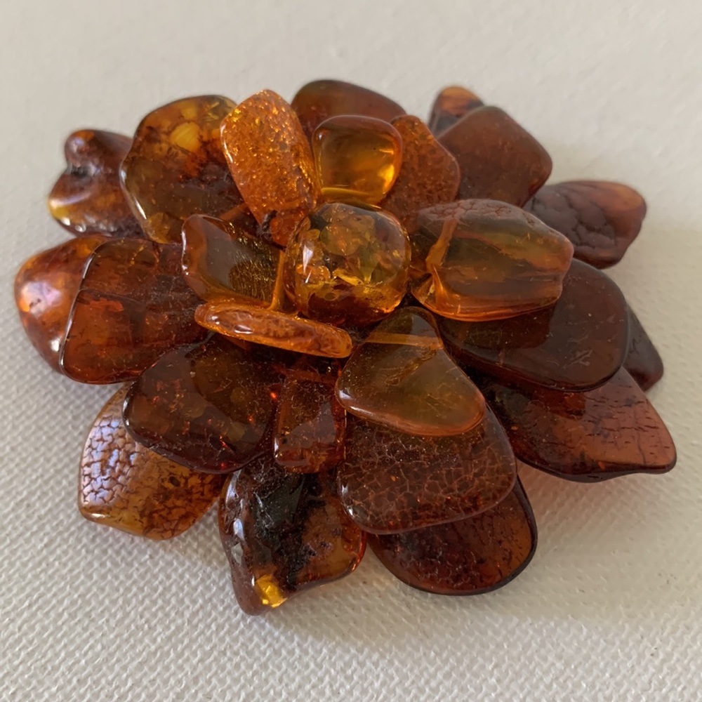 Amber flower pin